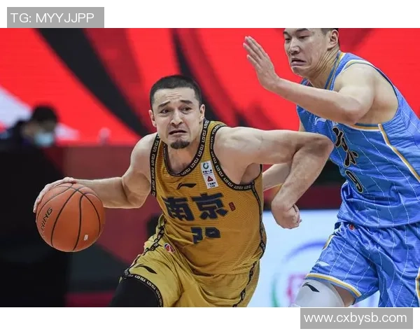 南京篮球队在精英赛中的力量展现与战术分析全面点评